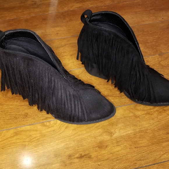 Black booties, size 6.5 - Picture 3 of 8